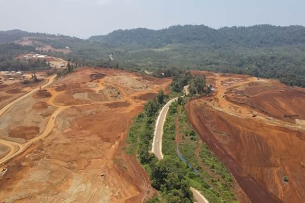 Nickel-Abbaugebiete auf Sulawesi Indonesien - Umweltzerstörung für Elektromobilität und Energiewende